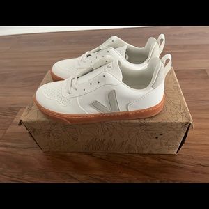 VEJA V-10 CWL WHITE NATURAL GUM SOLE YOUTH Size EU34 (Updated!!)